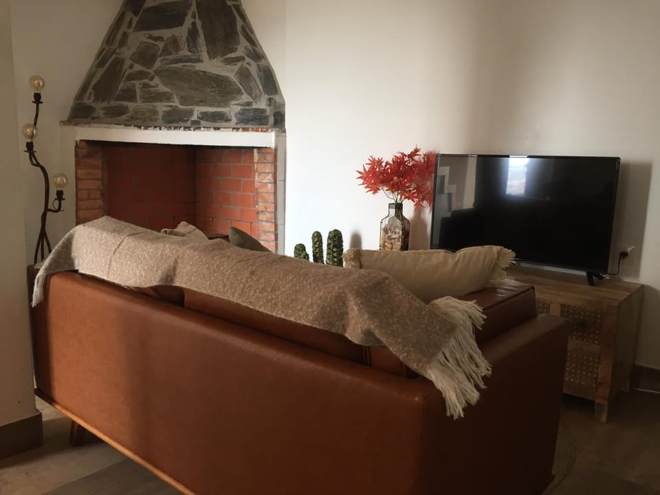 Communal lounge/ TV room, Living room, Seating area