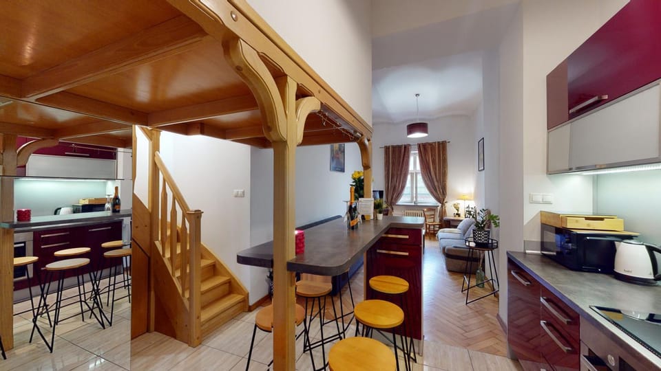 Kitchen or kitchenette, Dining area, minibar, oven