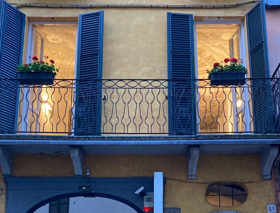 Property building, Balcony/Terrace