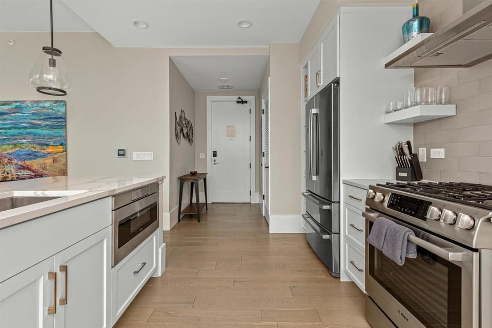 Kitchen or kitchenette, dishwasher, oven, pet friendly, stove, toaster