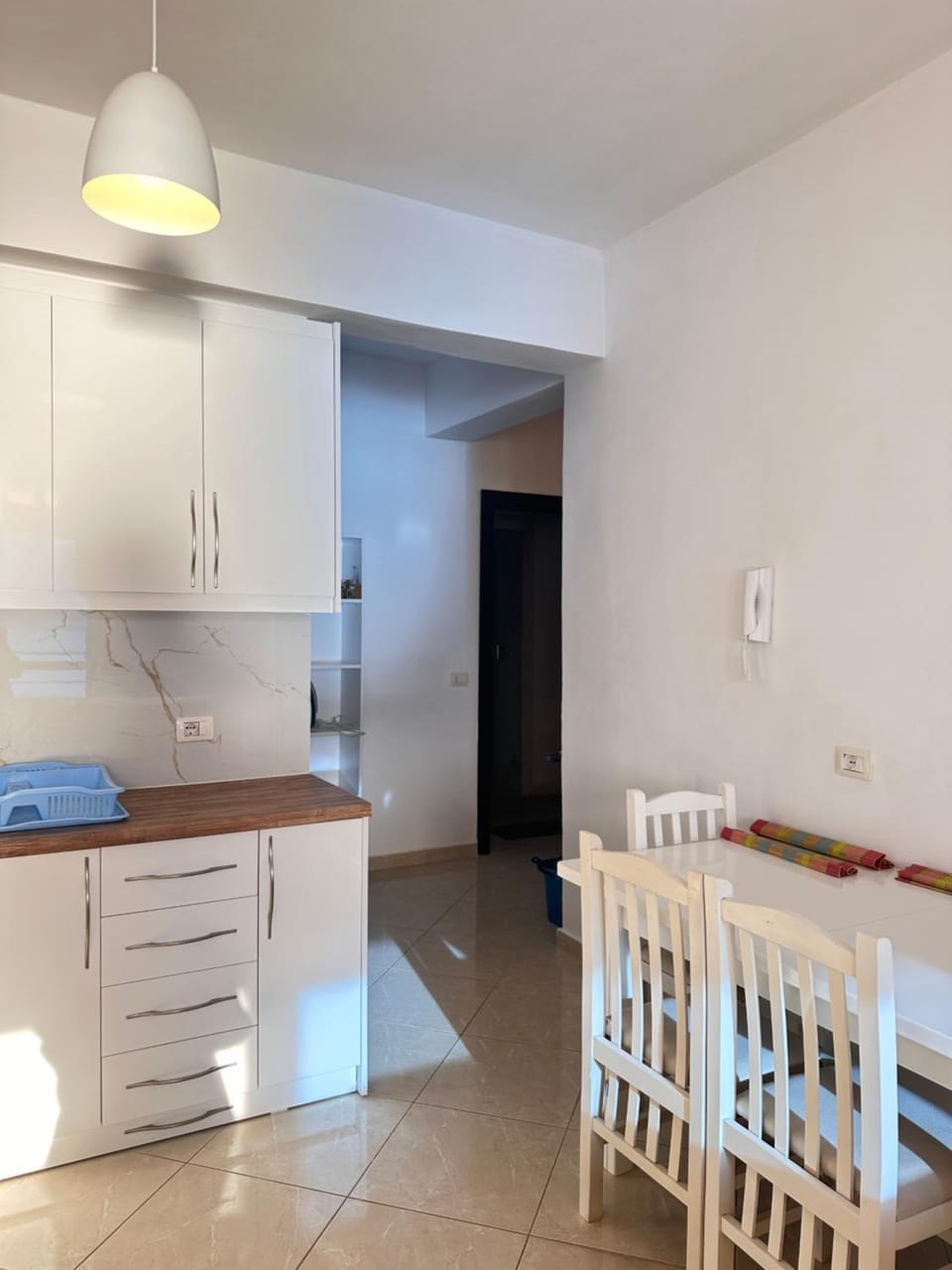 Seating area, kitchen