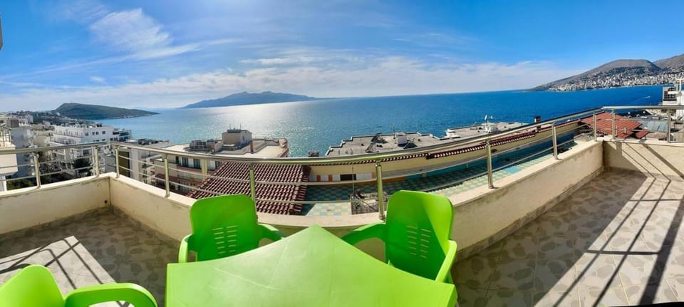 View (from property/room), Balcony/Terrace, City view, Sea view