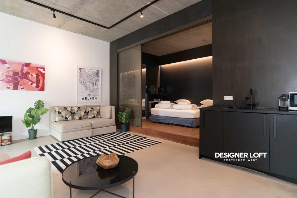Bed, Coffee/tea facilities, Kitchen or kitchenette, Living room, Photo of the whole room, Seating area, Bedroom