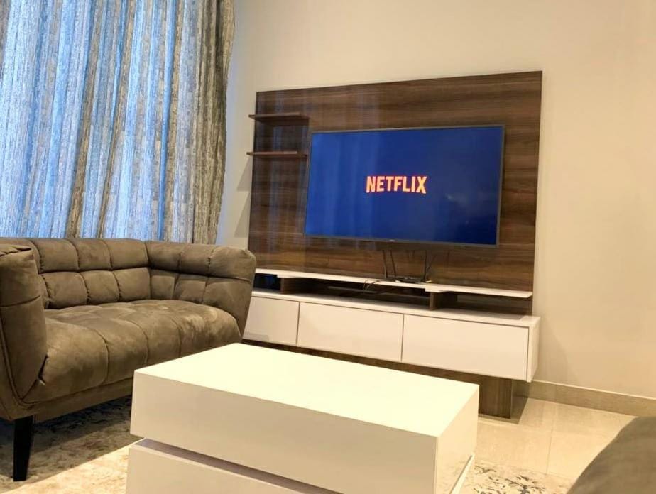 Communal lounge/ TV room, TV and multimedia, Balcony/Terrace, Living room, Decorative detail, Seating area, Floor plan, City view, Garden view, Pool view, Sea view, Street view