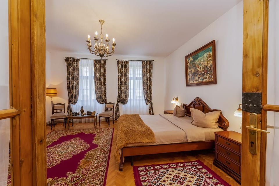 Bed, Seating area, Bedroom