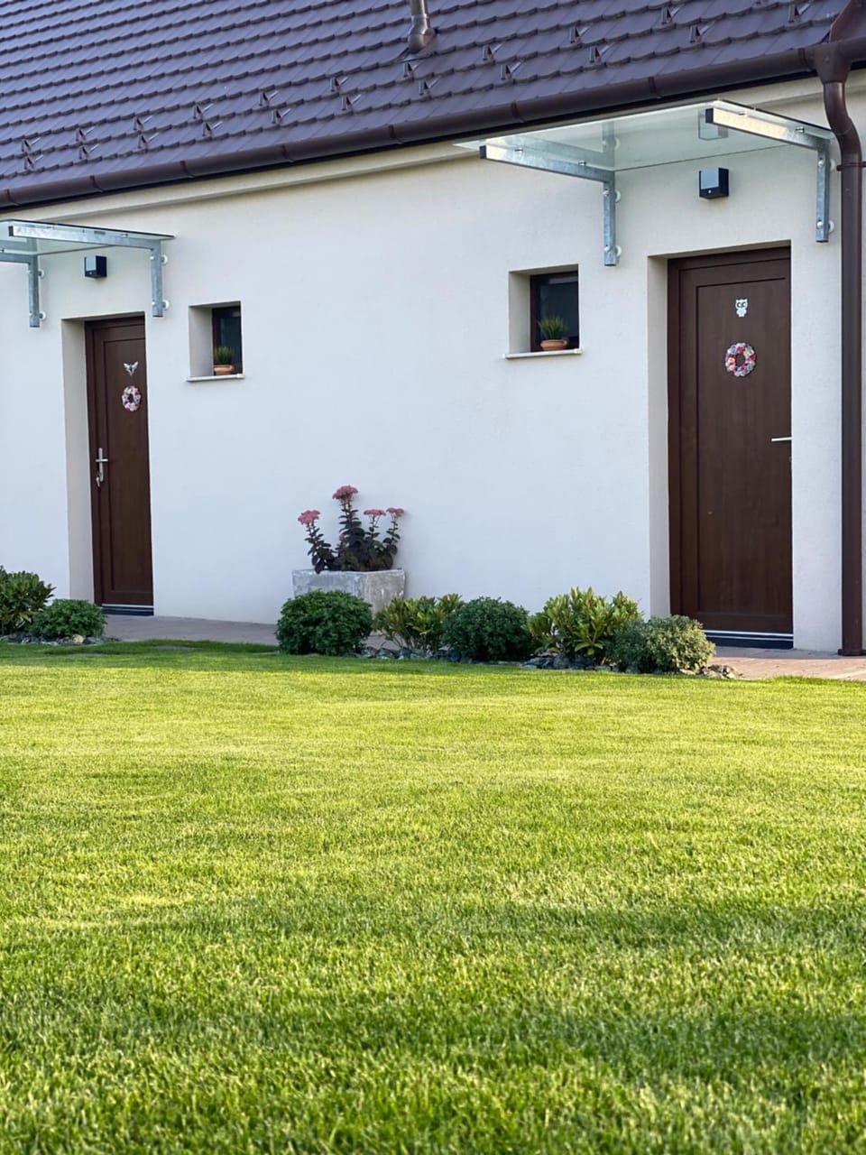 Property building, Facade/entrance, Garden