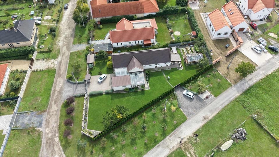 Property building, Neighbourhood, Bird's eye view, Street view