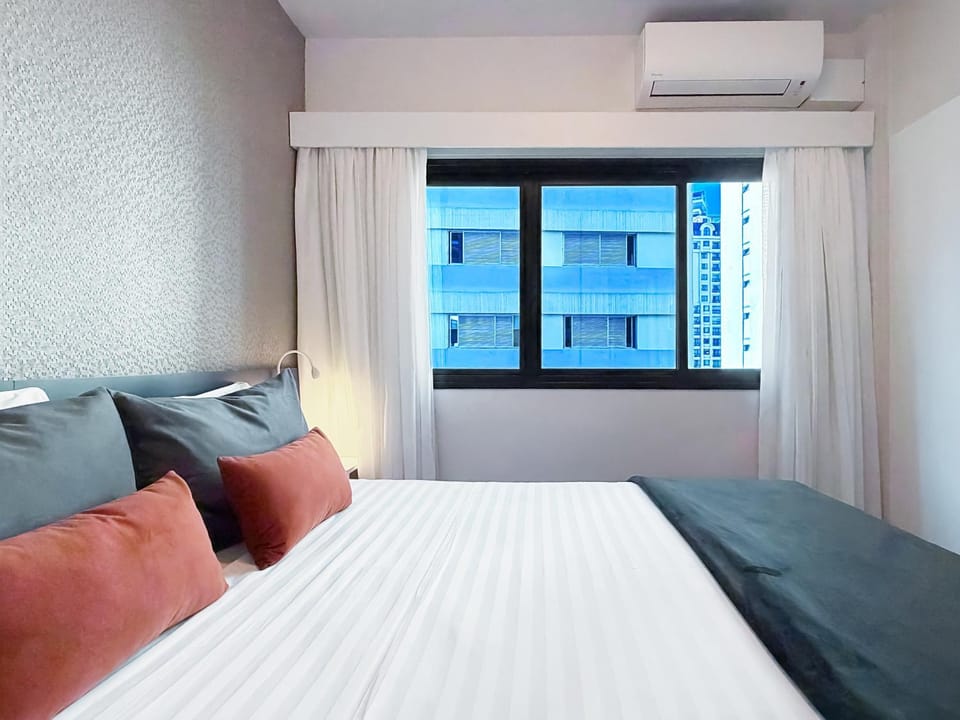 Bed, Photo of the whole room, Bedroom, air conditioner