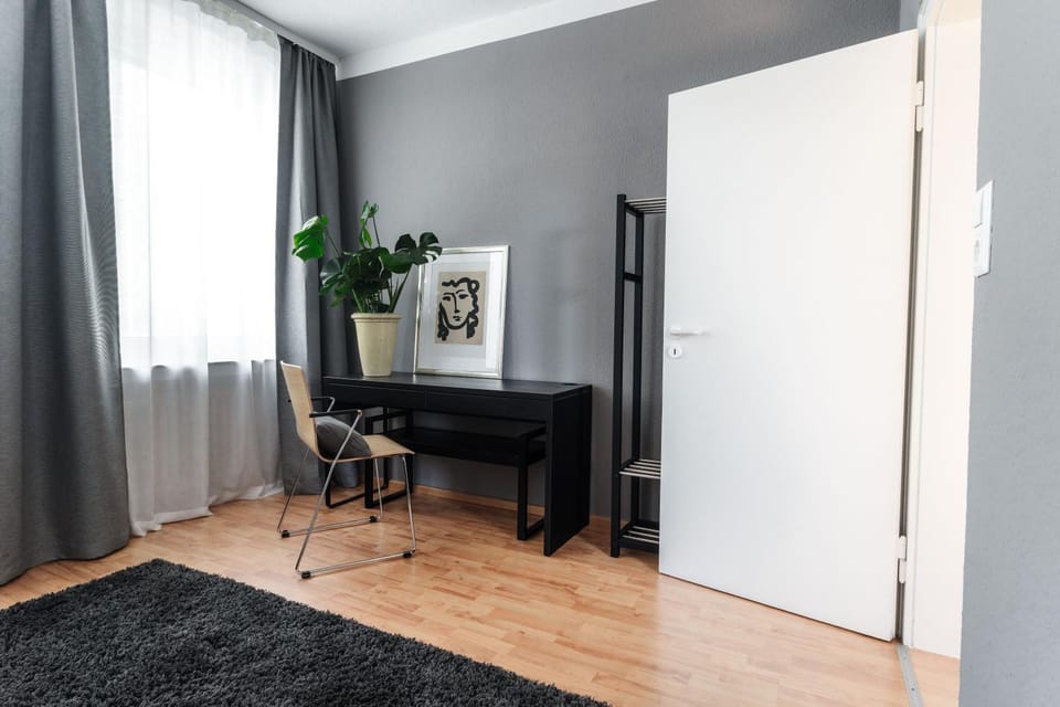 Seating area, Bedroom