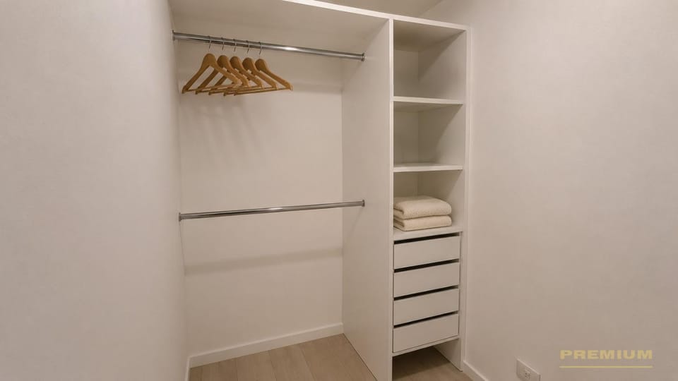 Photo of the whole room, internet, towels, wardrobe