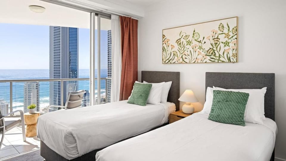 Towers of Chevron - Private Apartments - Hosted by Coastal Letting Co. Apartment in Surfers Paradise