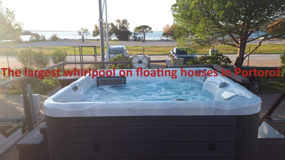 Hot Tub, Spa and wellness centre/facilities