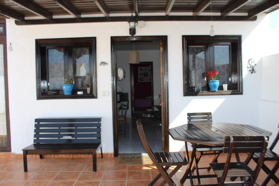 Balcony/Terrace, Area and facilities