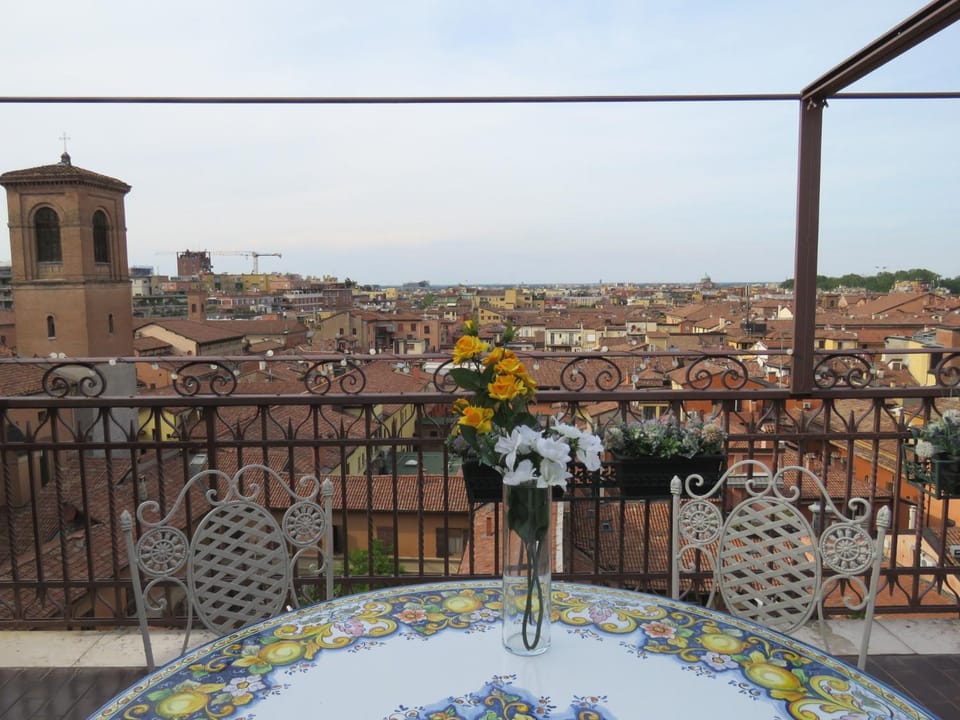 Balcony/Terrace, City view