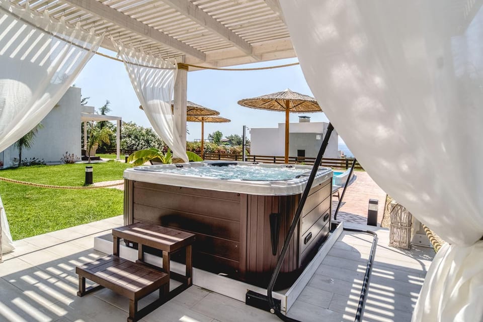 Patio, Day, Natural landscape, Summer, Hot Tub, Garden view, Pool view, Sea view, Entertainment, sunbed