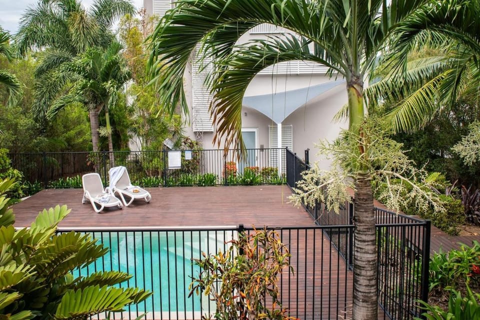 Splendeur Sur La Mer - Three Bedroom Apartment in Airlie Beach