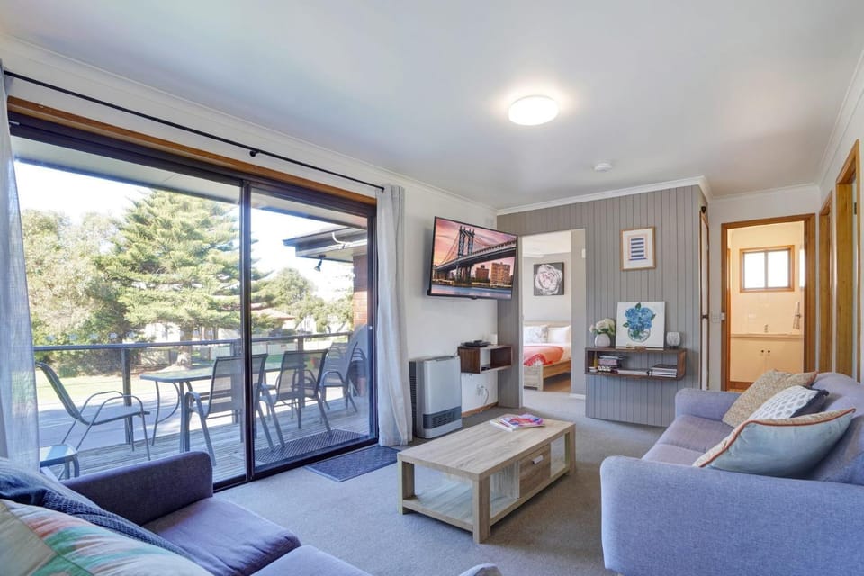 Eastern Beach Unit 7 House in Port Fairy