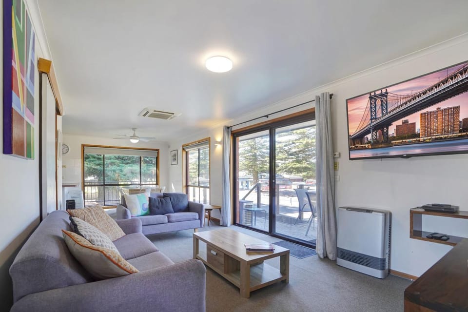 Eastern Beach Unit 7 House in Port Fairy