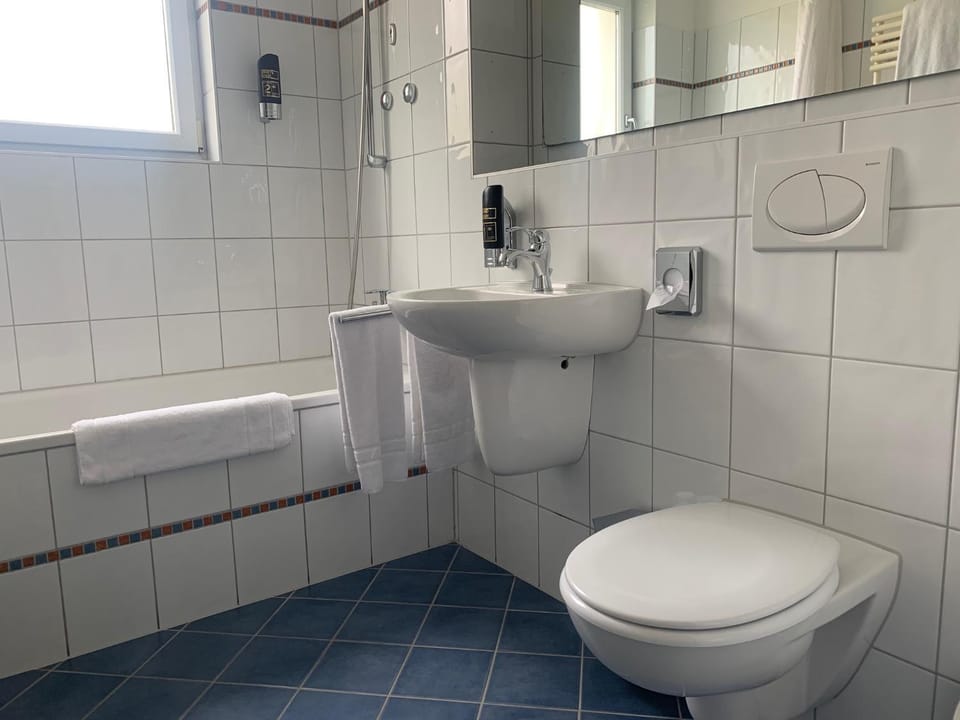 Bathroom, Decorative detail
