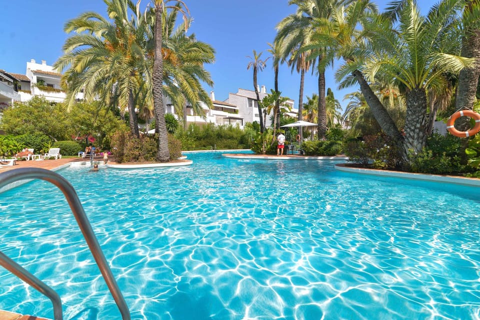 Garden, Swimming pool
