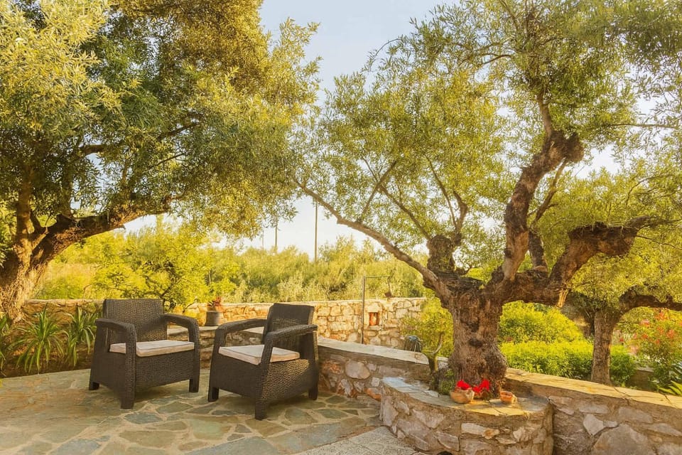 Mani Garden Haven - Private Retreat in Stoupa House in Messenia