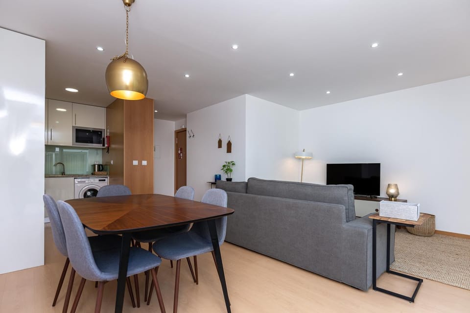 TV and multimedia, Kitchen or kitchenette, Living room, Dining area