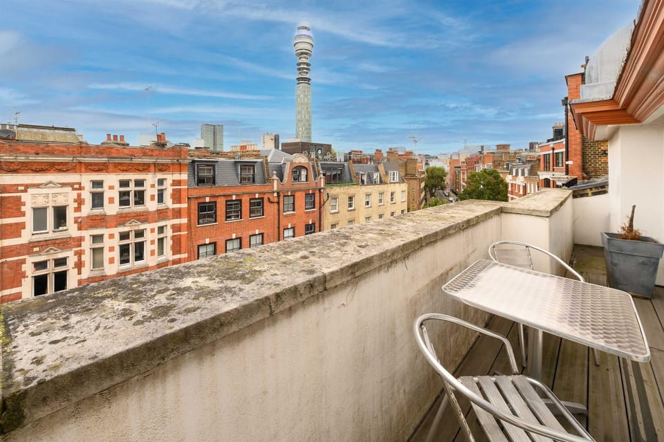 The Aristocrat - Fitzrovia - by Frankie Says Apartment in London Borough of Islington