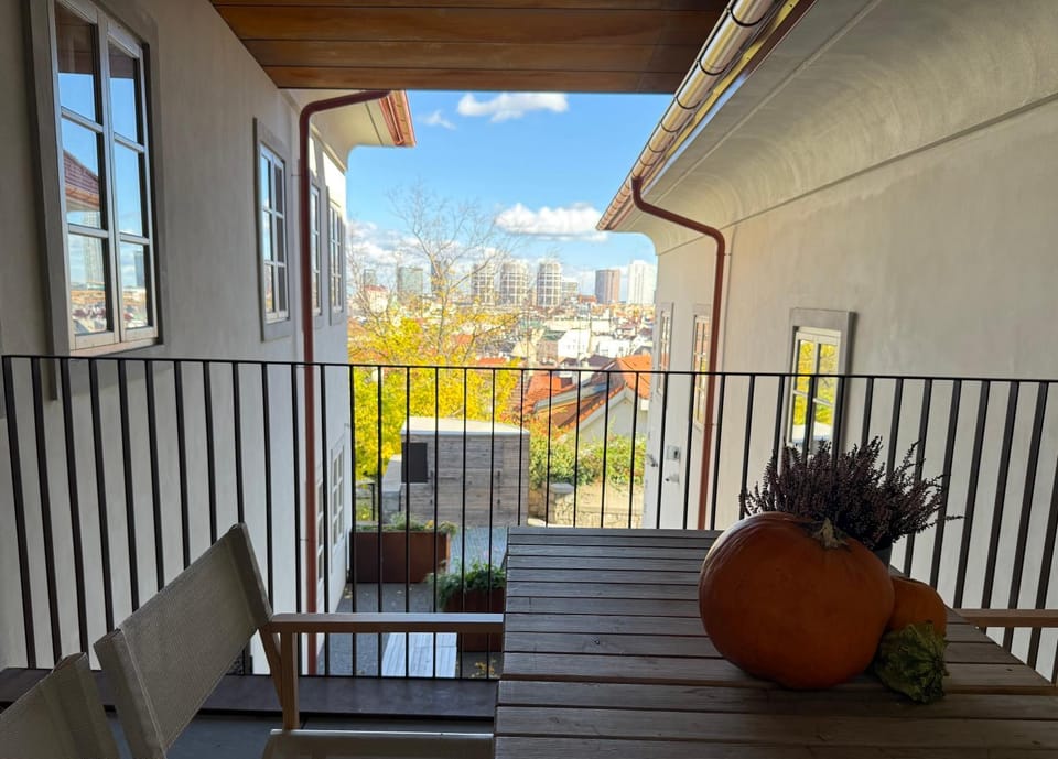 View (from property/room), Balcony/Terrace, Seating area