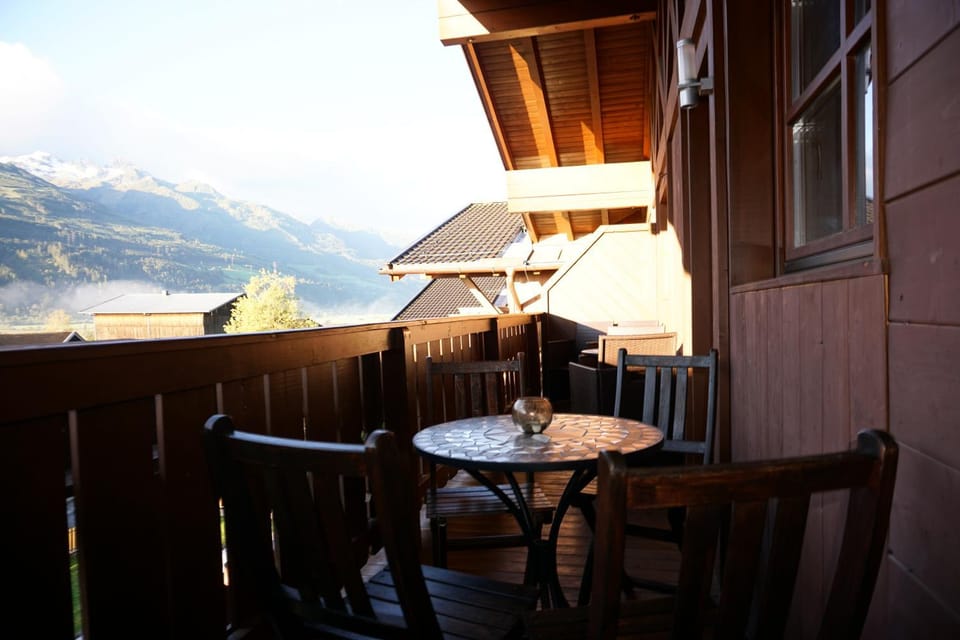 View (from property/room), Balcony/Terrace, Mountain view