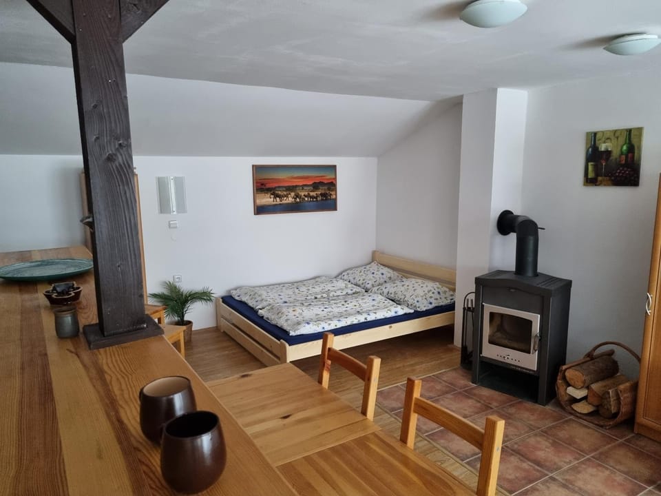 Bed, Photo of the whole room, flat iron