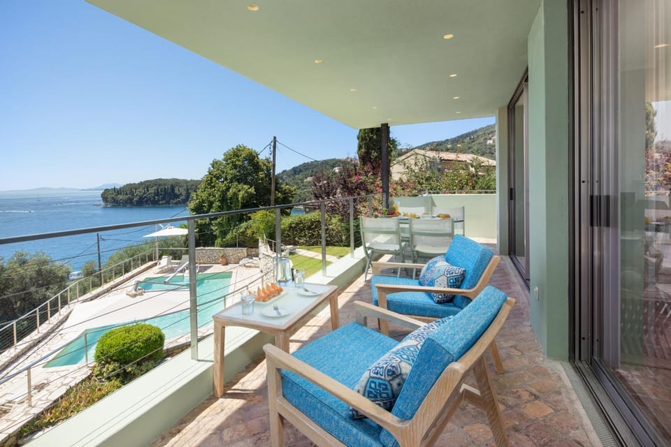 Balcony/Terrace, Seating area, Dining area, Pool view, Sea view, Swimming pool