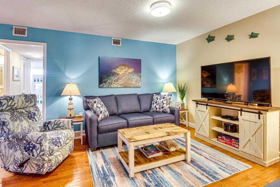 Walk to Beach: Nautical Hilton Head Resort Condo! House in Hilton Head Island