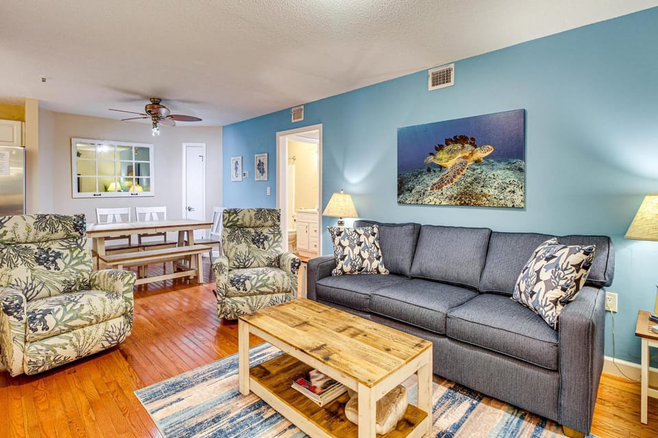 Walk to Beach: Nautical Hilton Head Resort Condo! House in Hilton Head Island