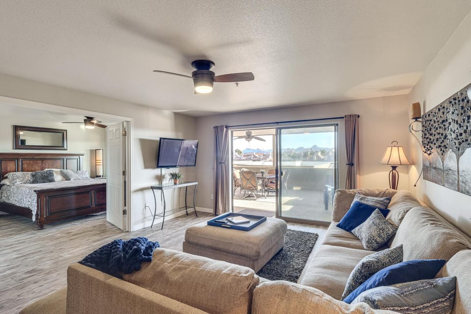 Walkable Waterfront Oasis w/ London Bridge Views! House in Lake Havasu City