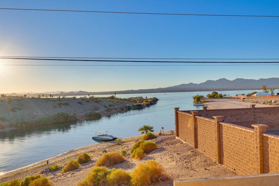 Walkable Waterfront Oasis w/ London Bridge Views! House in Lake Havasu City