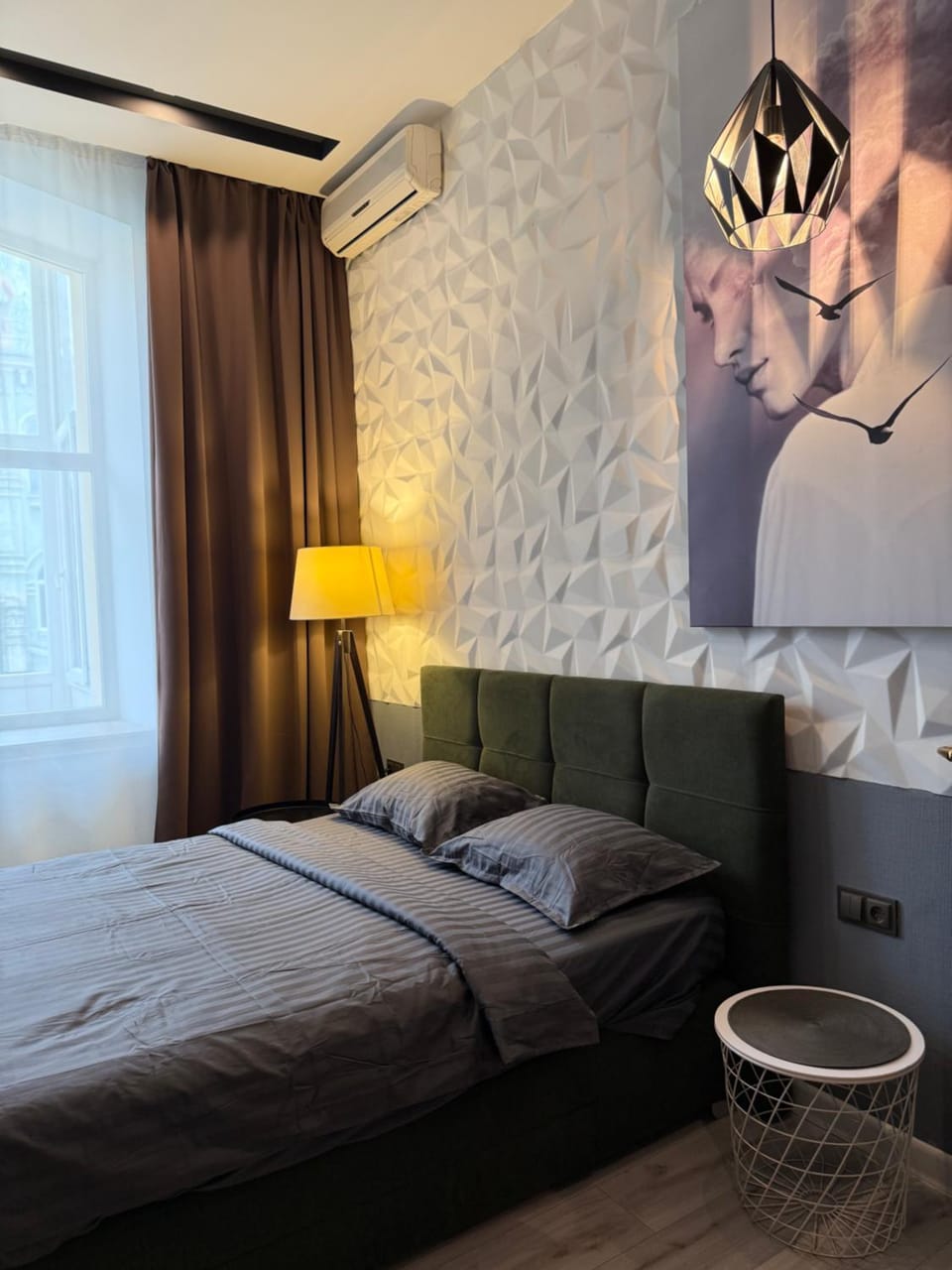 NEW APART Lesi Ukrainky Blvd and Olimpiyska and KRESHCHATYK and Manhattan City with parking Apartment in Kiev City - Kyiv