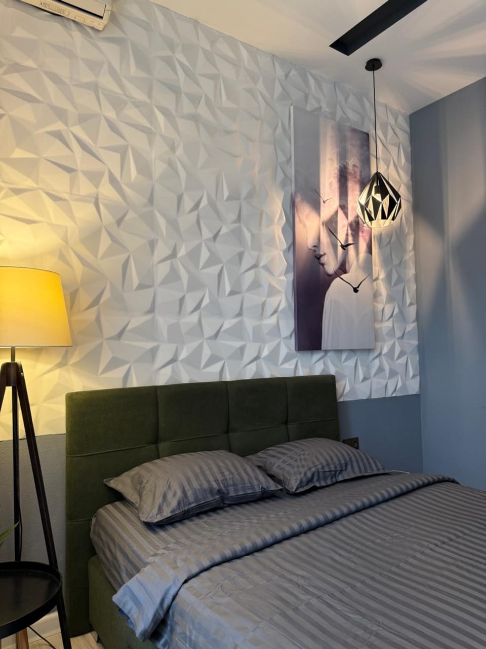 NEW APART Lesi Ukrainky Blvd and Olimpiyska and KRESHCHATYK and Manhattan City with parking Apartment in Kiev City - Kyiv