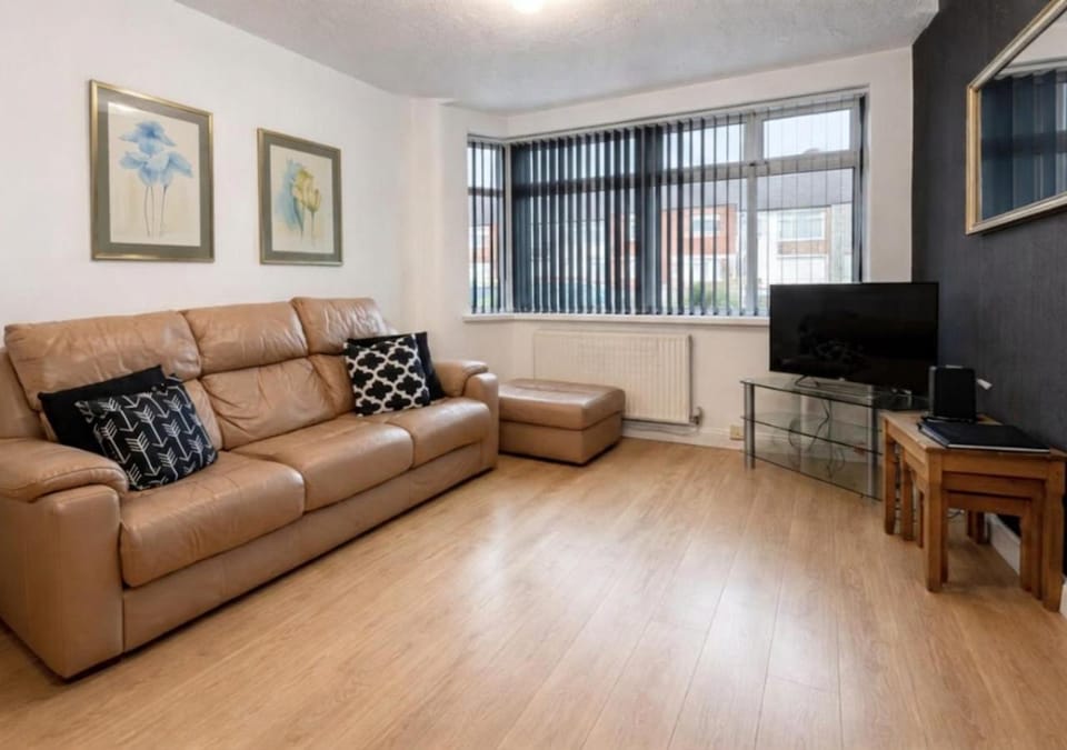 Living room, Entertainment