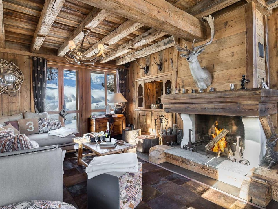 Superbe chalet avec 5 chambres, jacuzzi et services de luxe, à 300m des pistes à Courchevel Village - FR-1-562-21 Chalet in Saint-Bon-Tarentaise