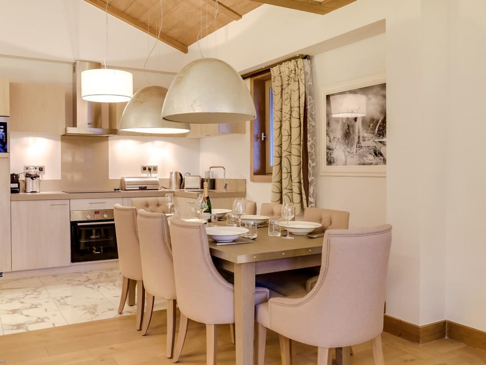 Appartement 4 Pièces Moderne, Courchevel Village, Proche Pistes, Parking Inclus - FR-1-562-22 Apartment in Saint-Bon-Tarentaise