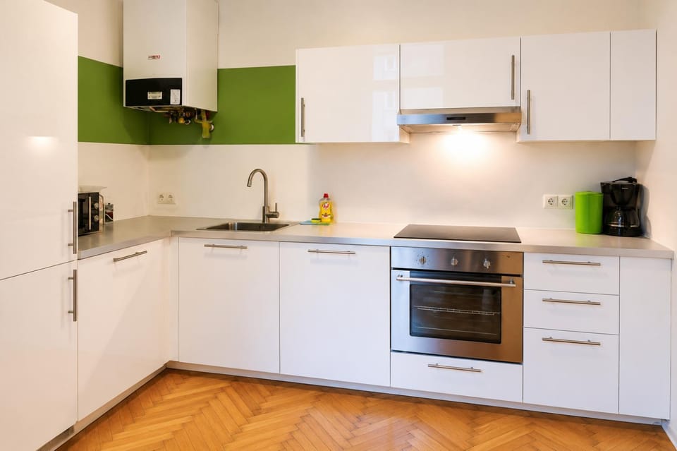 Coffee/tea facilities, Kitchen or kitchenette, dishwasher, minibar, oven, stove, toaster