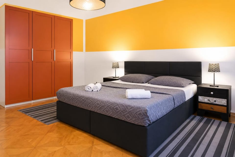 Bed, Photo of the whole room, Bedroom, towels, wardrobe