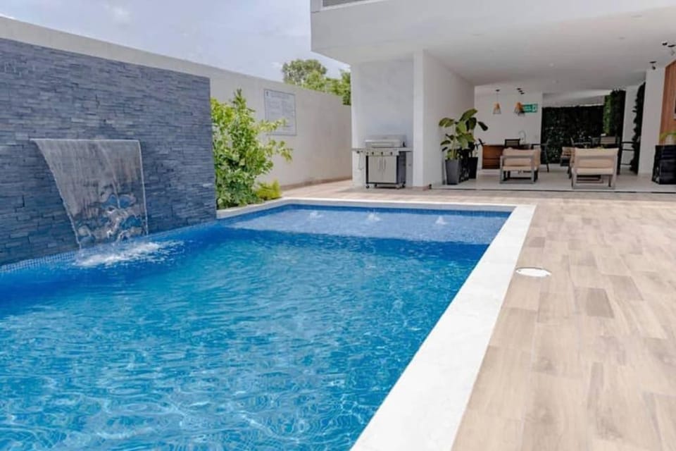 Swimming pool, Swimming pool