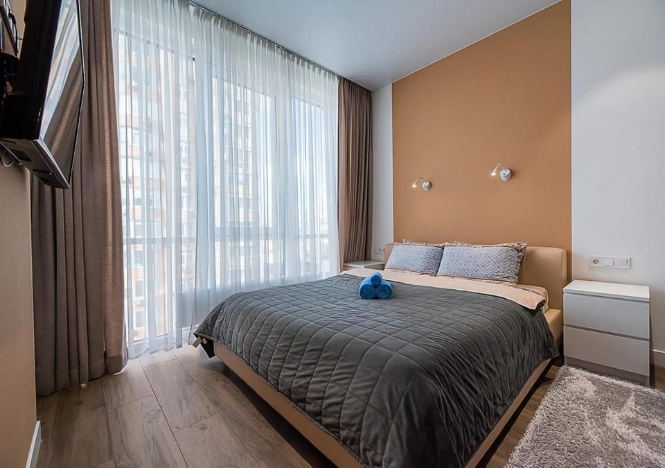 Bed, TV and multimedia, Photo of the whole room