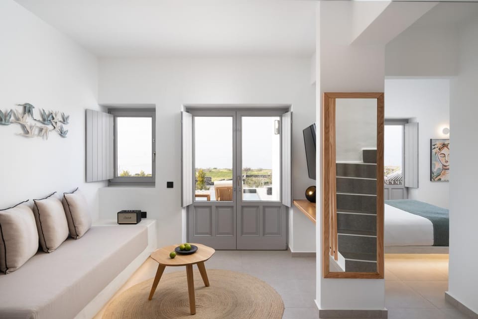 Property building, Living room, Photo of the whole room, Seating area