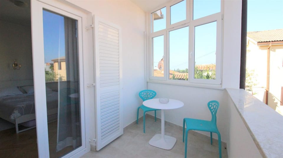 TAMARIS, 600 m from the beach Apartment in Novigrad