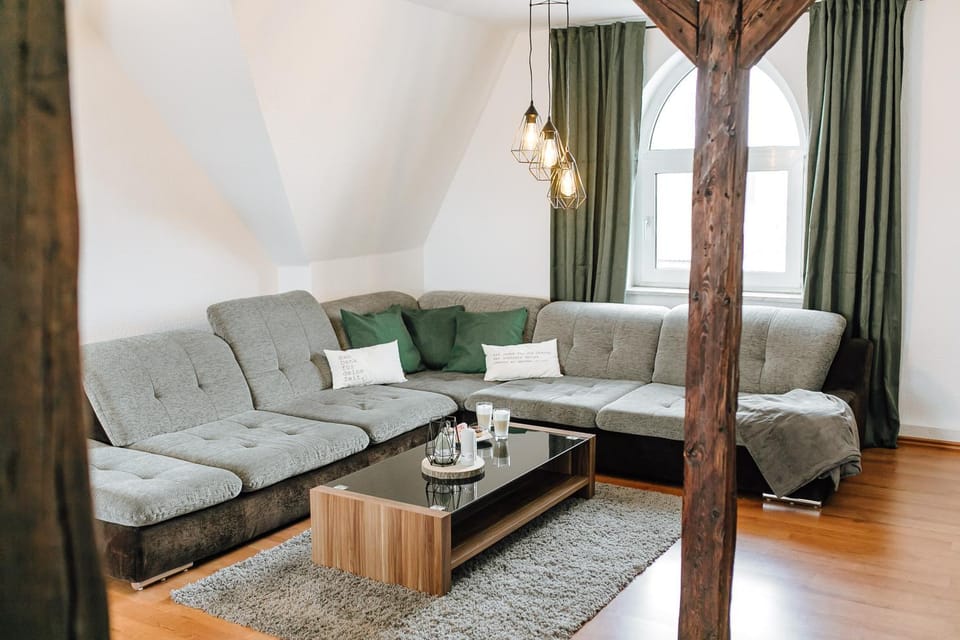 Living room, Photo of the whole room, Decorative detail, Seating area