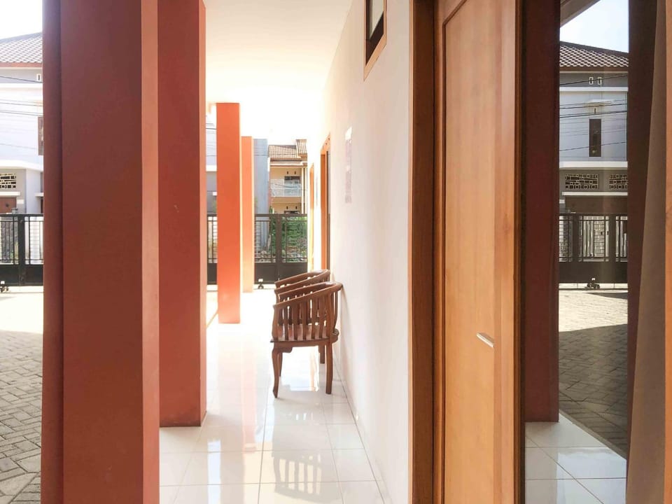 Property building, Breakfast