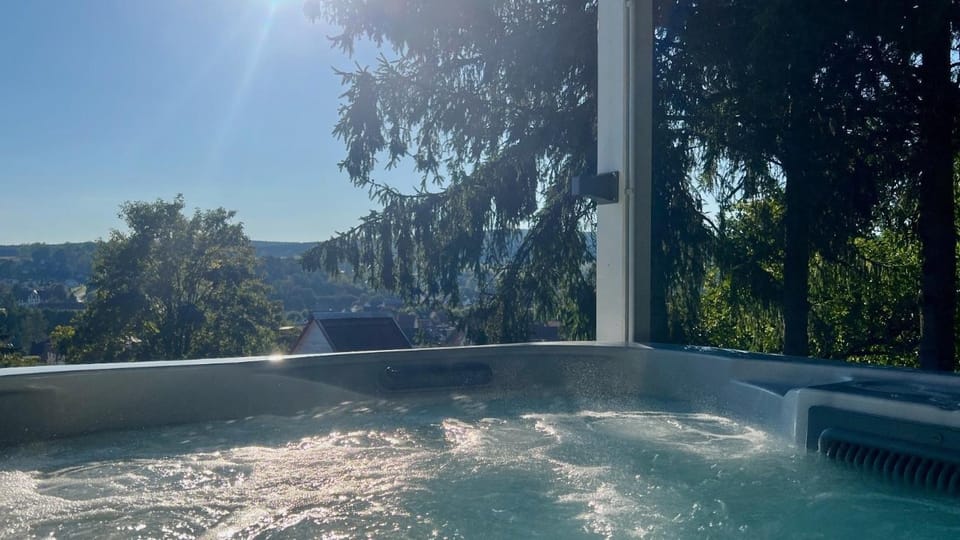 Wellnorama 2 - WellnessFerienhaus mit Pool, Sauna und eigenem Whirlpool mitten in Deutschland House in Thuringia, Germany