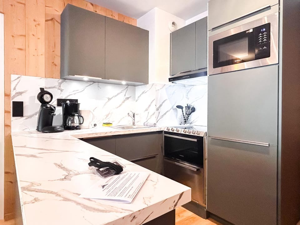 Kitchen or kitchenette